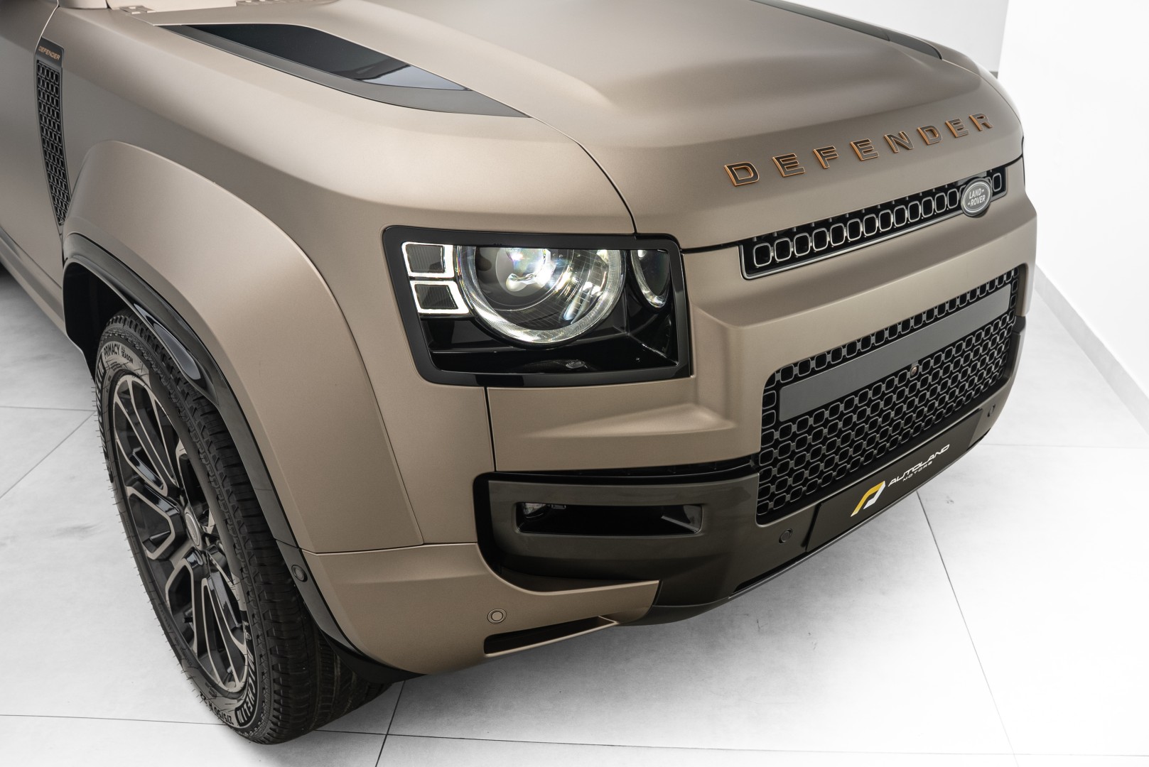 2025 LAND ROVER DEFENDER P635 OCTA | GCC 5 YEARS WARRANTY | 635 HP | HIGH SPEC 